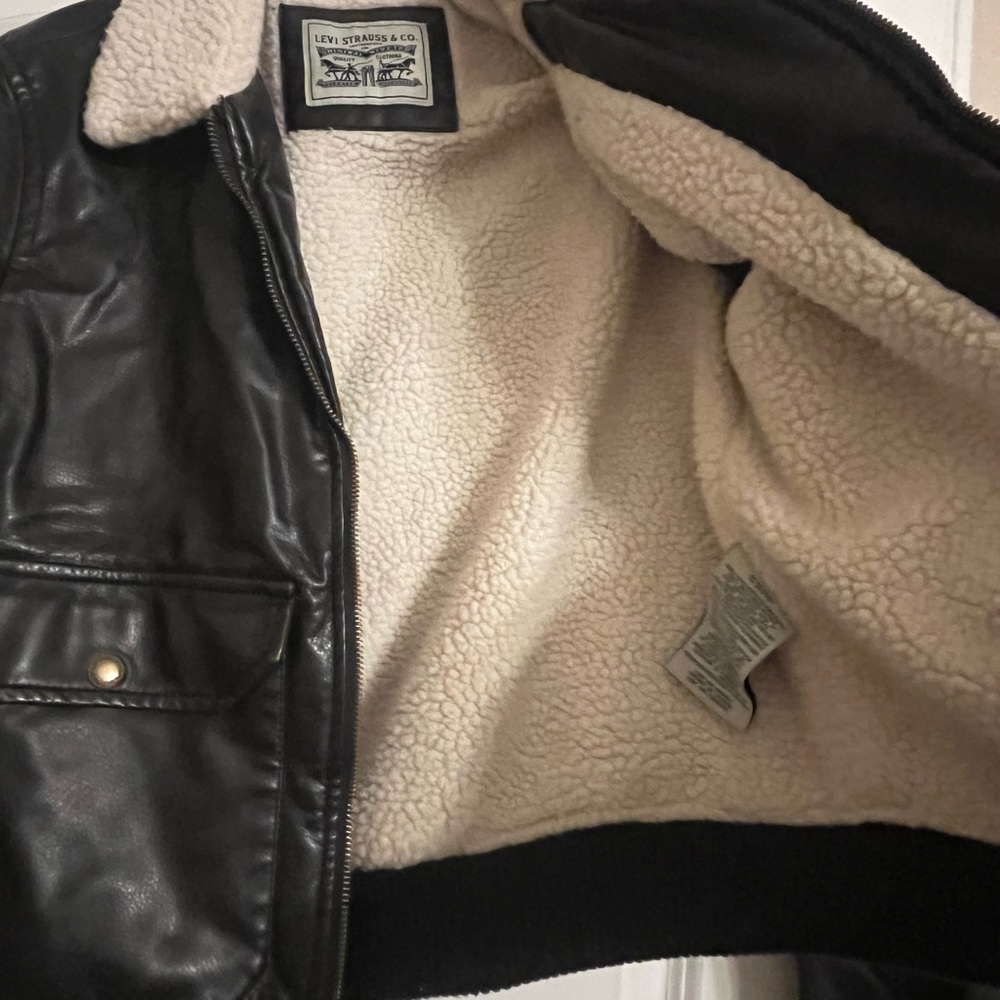 Levi’s faux leather sherpa aviator bomber jacket - NWOT - Picture 6 of 7